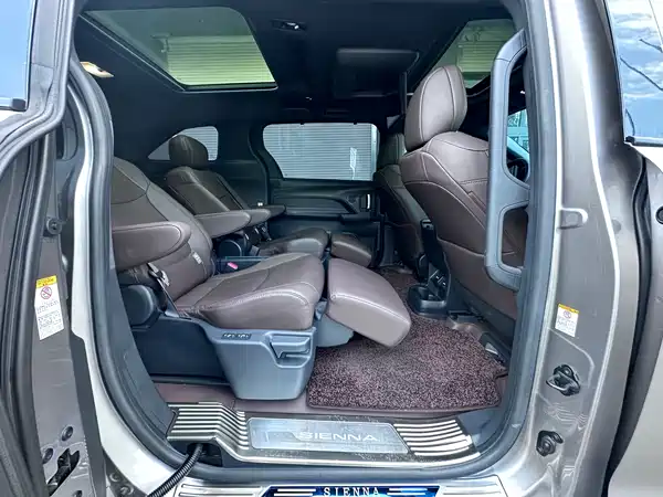 Toyota Sienna 2023