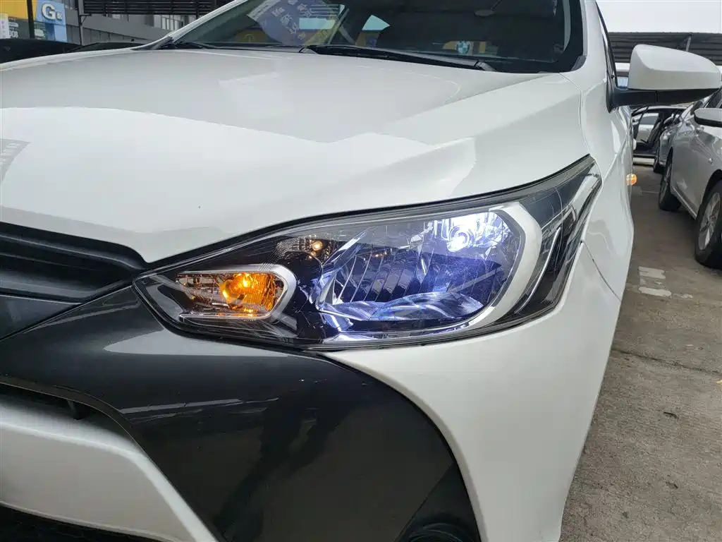 Toyota Yaris L 2019 — фото 18