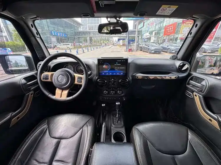 Jeep Wrangler 2014 — фото 4