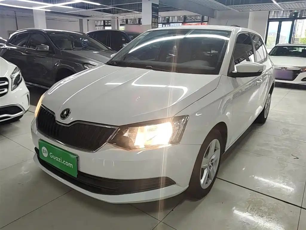Skoda Fabia 2018 — фото 2