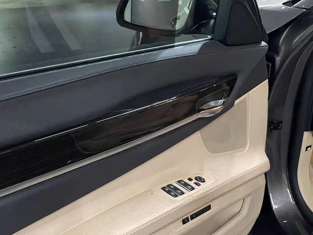 BMW 7 Series 2013 — фото 22