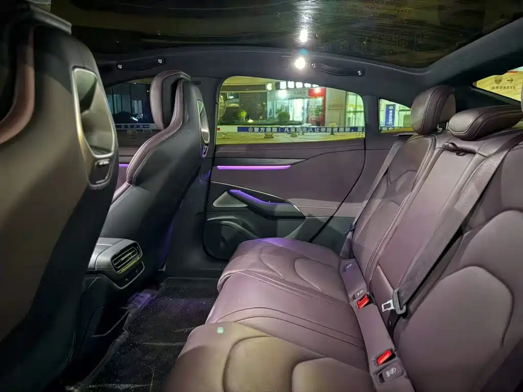 Xiaomi SU7 2025 — фото 17