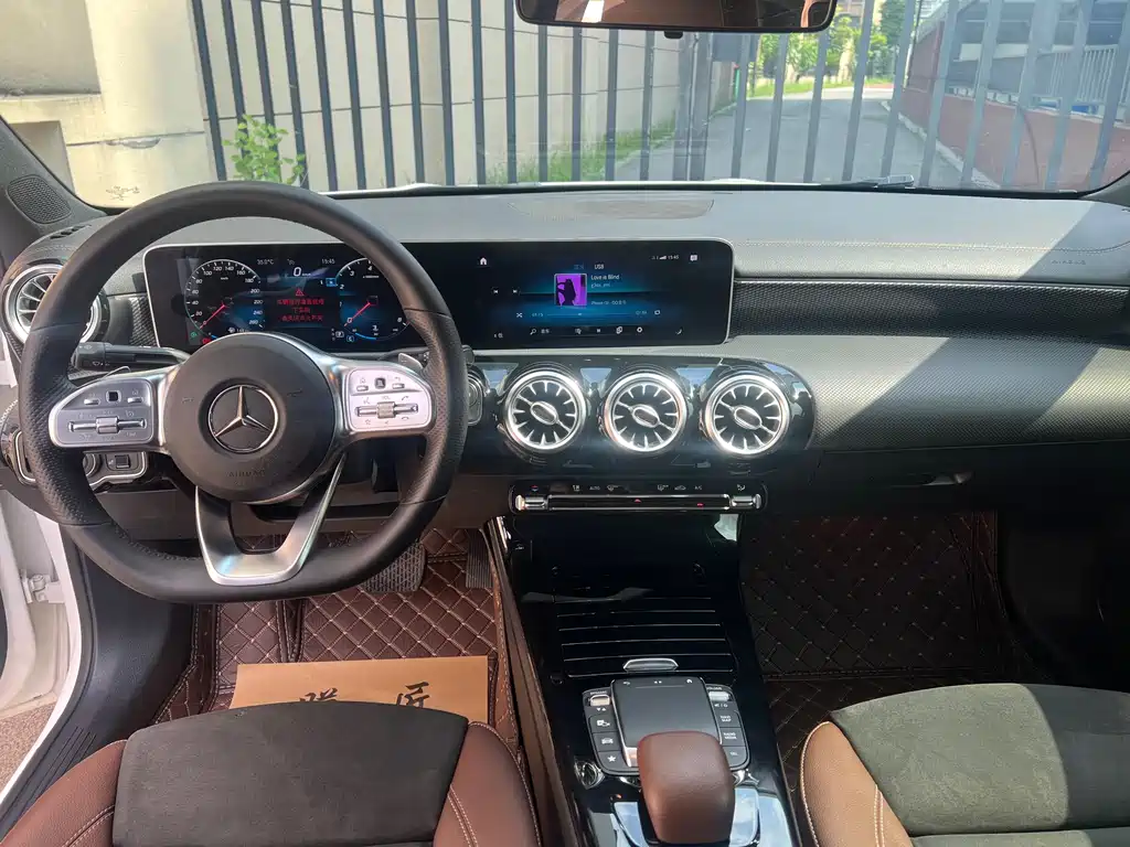 Mercedes-Benz A-Class 2020 — фото 5