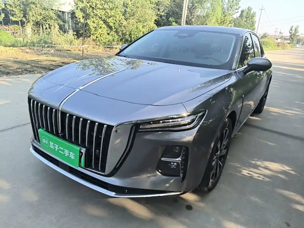 Hongqi H5 PHEV 2025 — фото 1