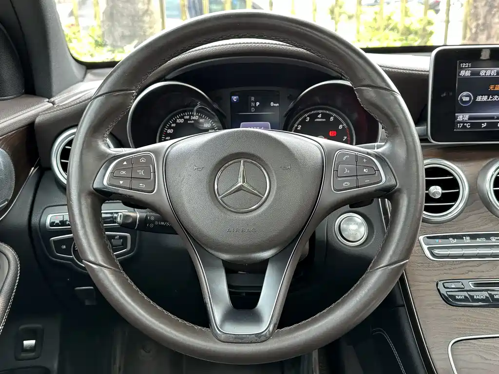 Mercedes-Benz GLC 2016 — фото 10