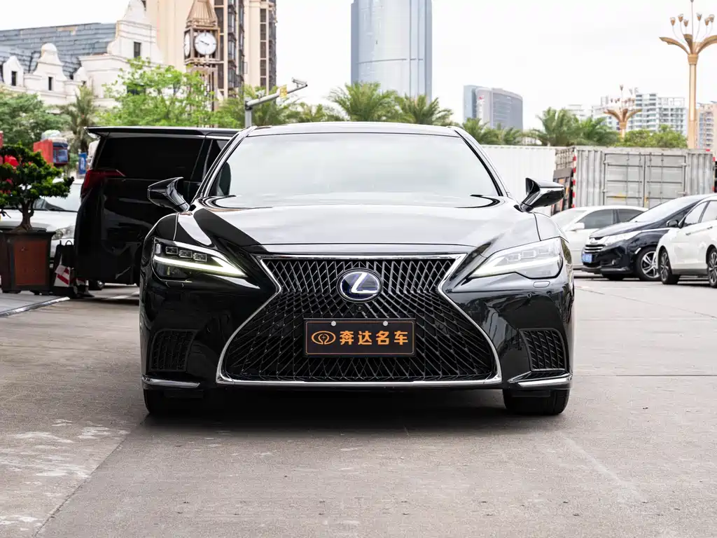 Lexus LS 2021