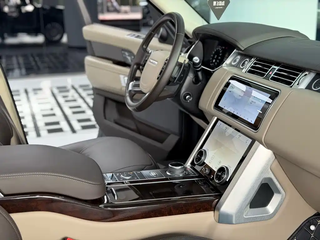 Land Rover Range Rover 2022 — фото 16