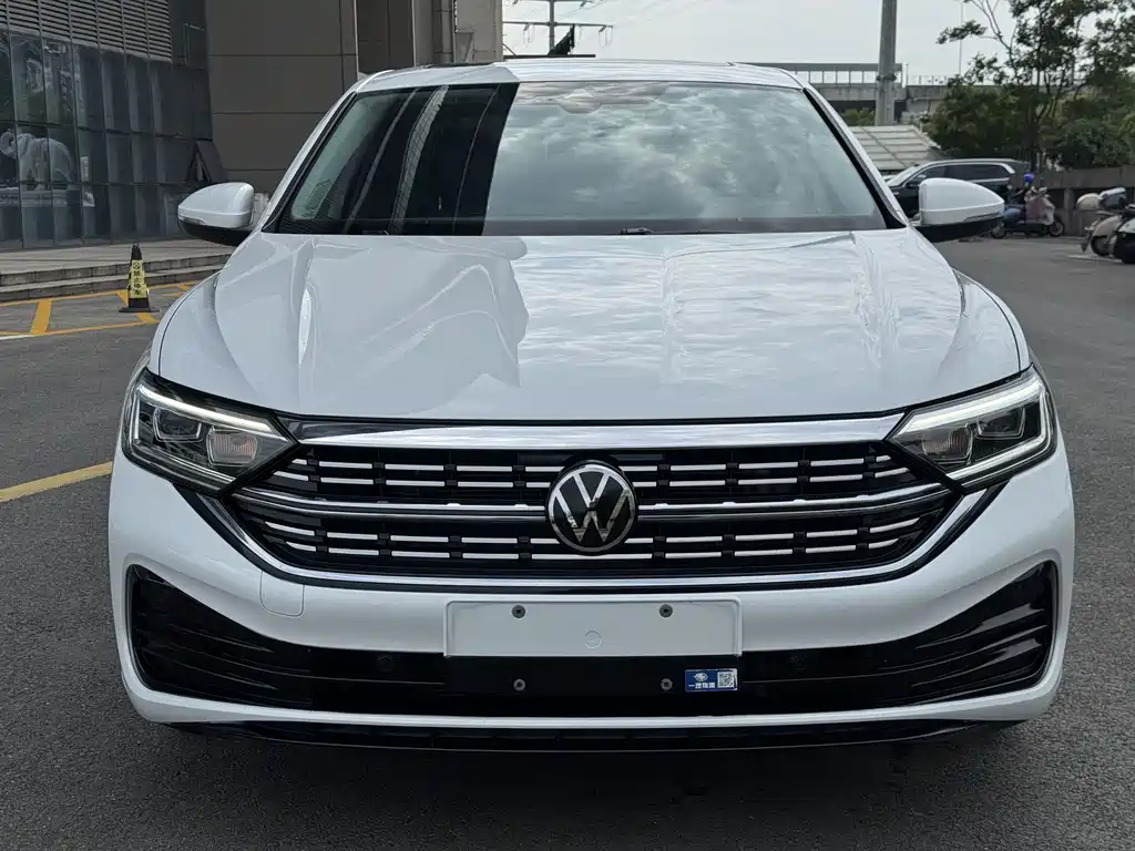 Volkswagen Sagitar 2022