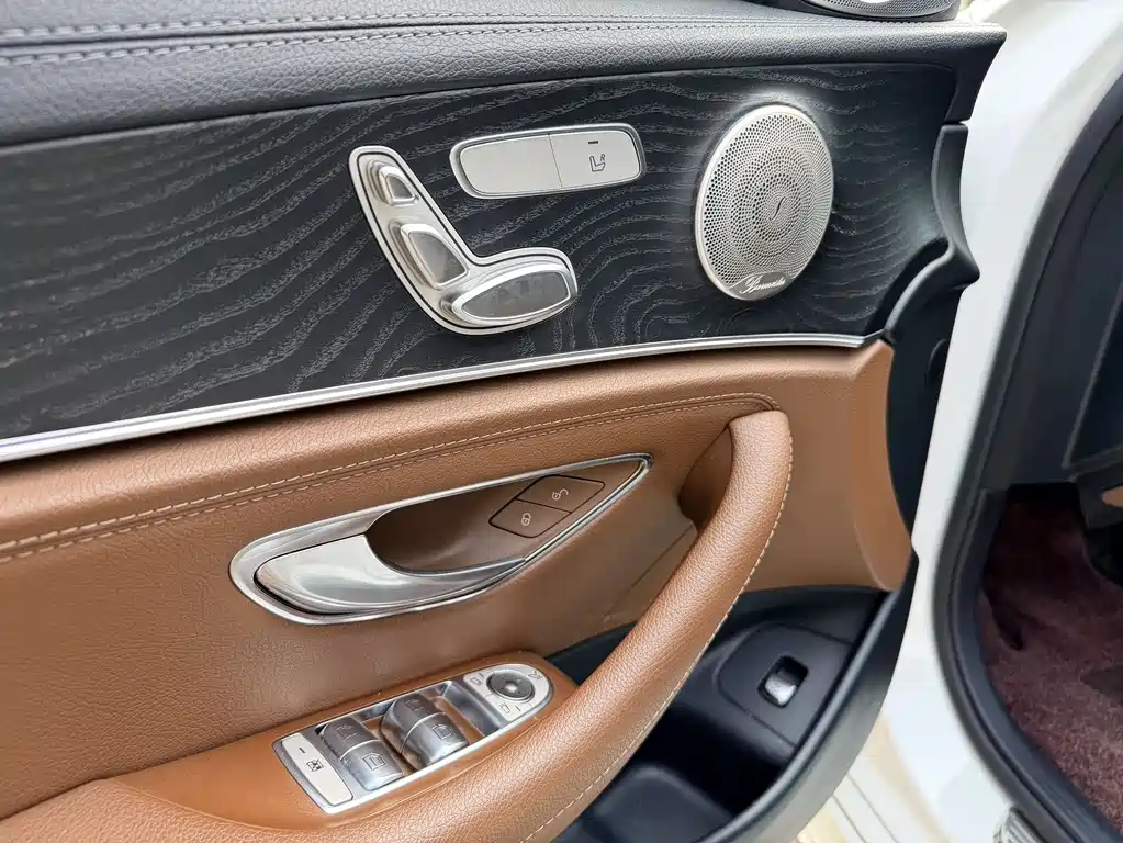 Mercedes-Benz E-Class 2019 — фото 6