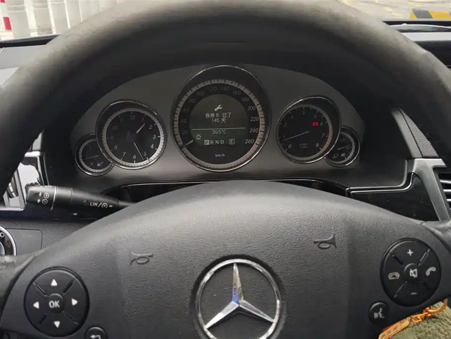 Mercedes-Benz E-Class 2012 — фото 14