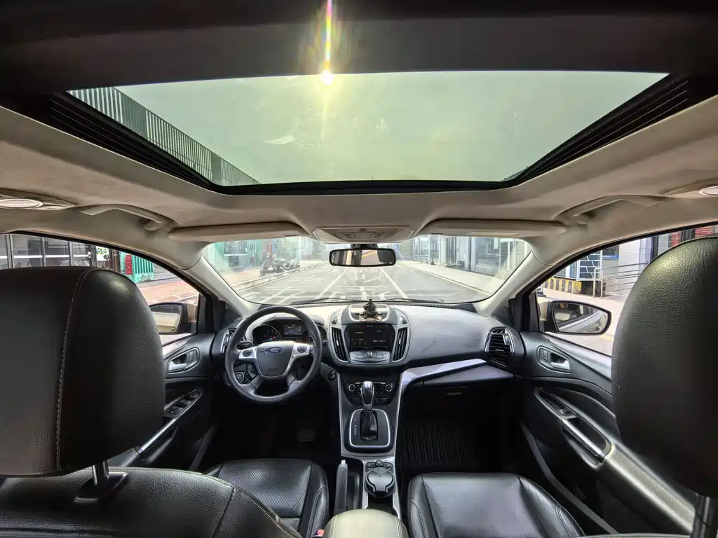 Ford Kuga 2016 — фото 11
