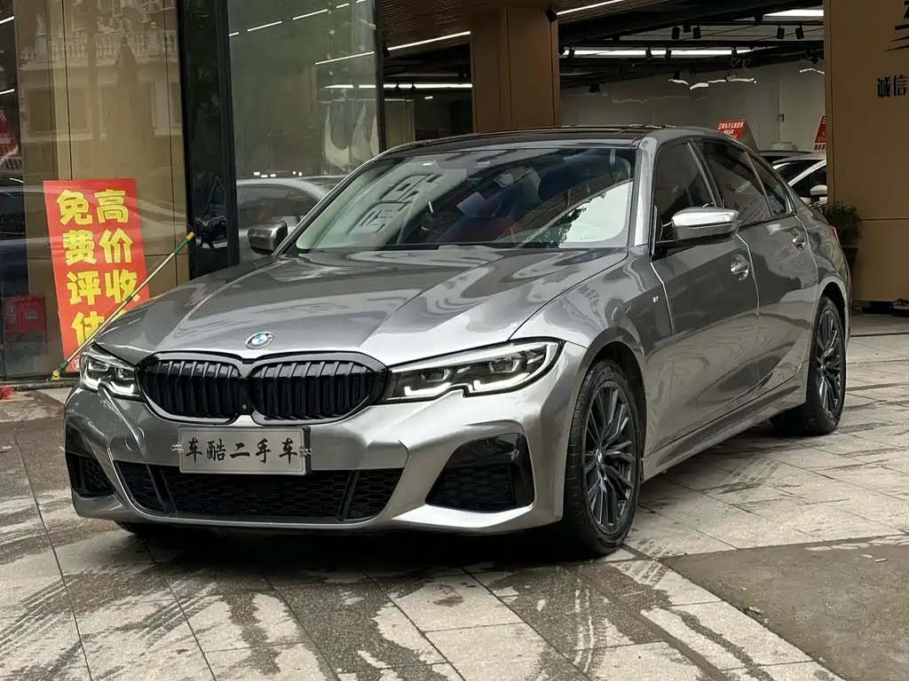 BMW 3 Series 2019 — фото 1