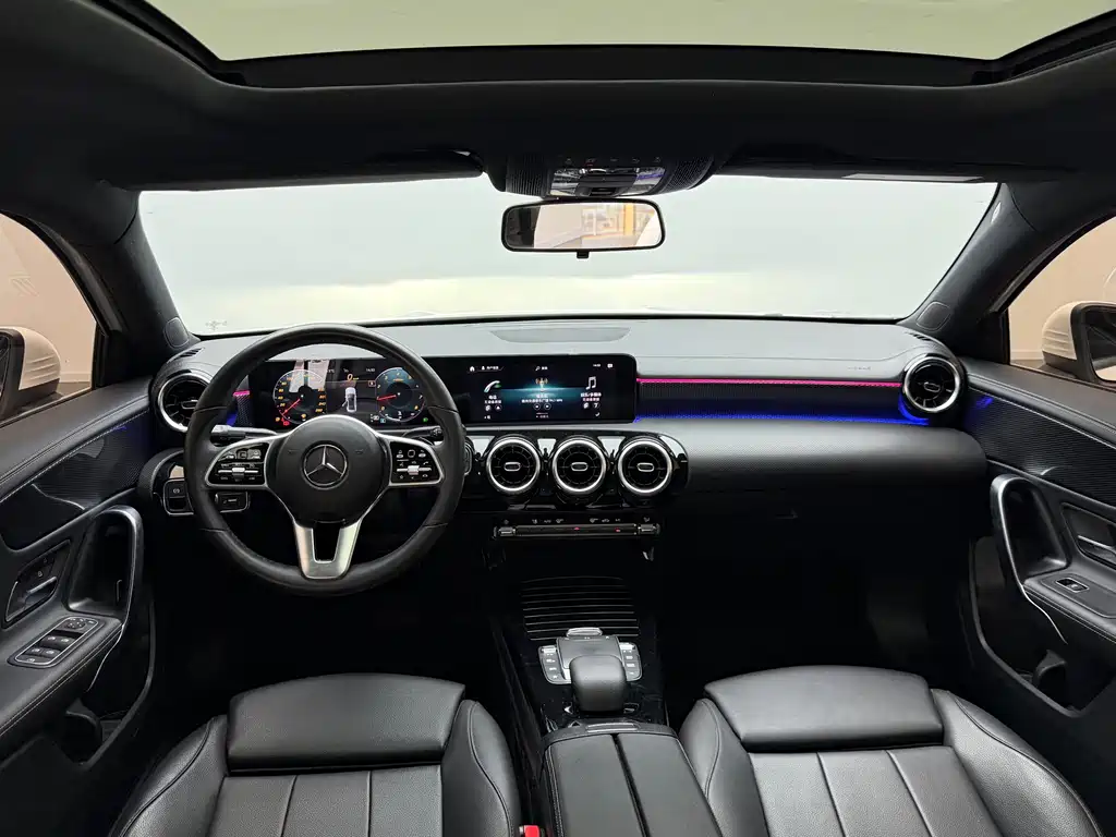 Mercedes-Benz A-Class 2022 — фото 13