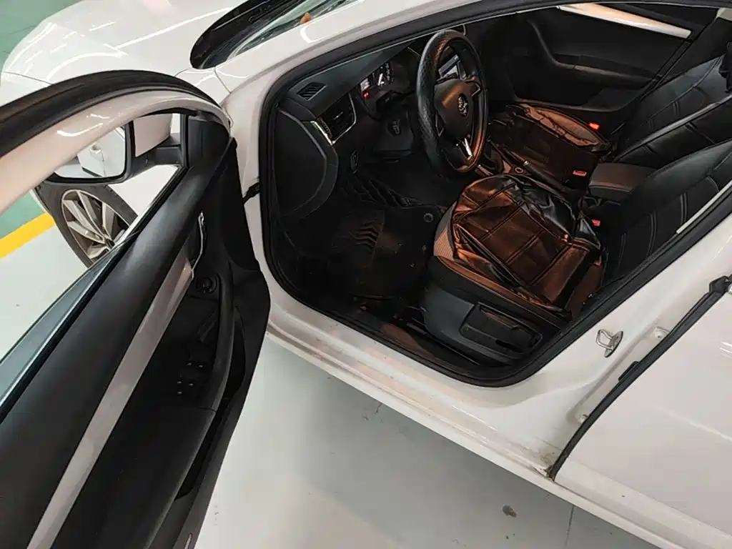 Skoda Octavia 2016 — фото 16