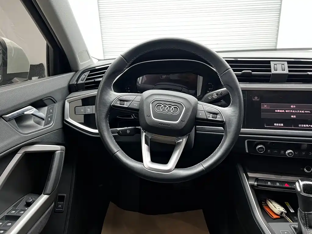 Audi Q3 2022 — фото 10