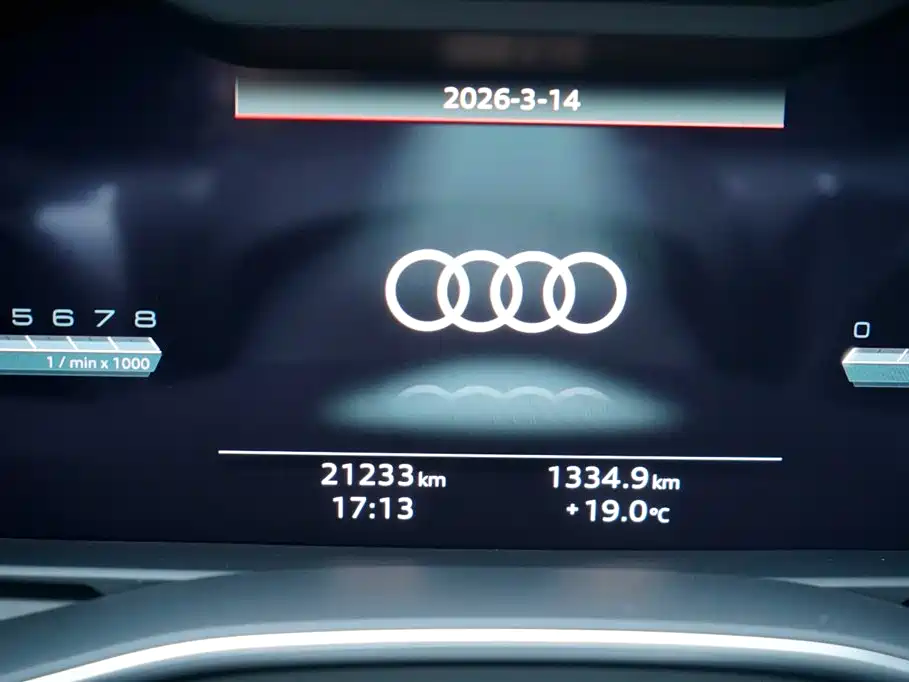 Audi A7L 2023 — фото 8