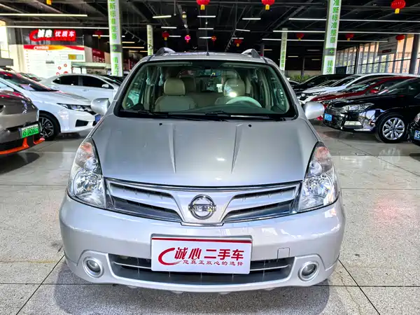 Nissan Livina 2010