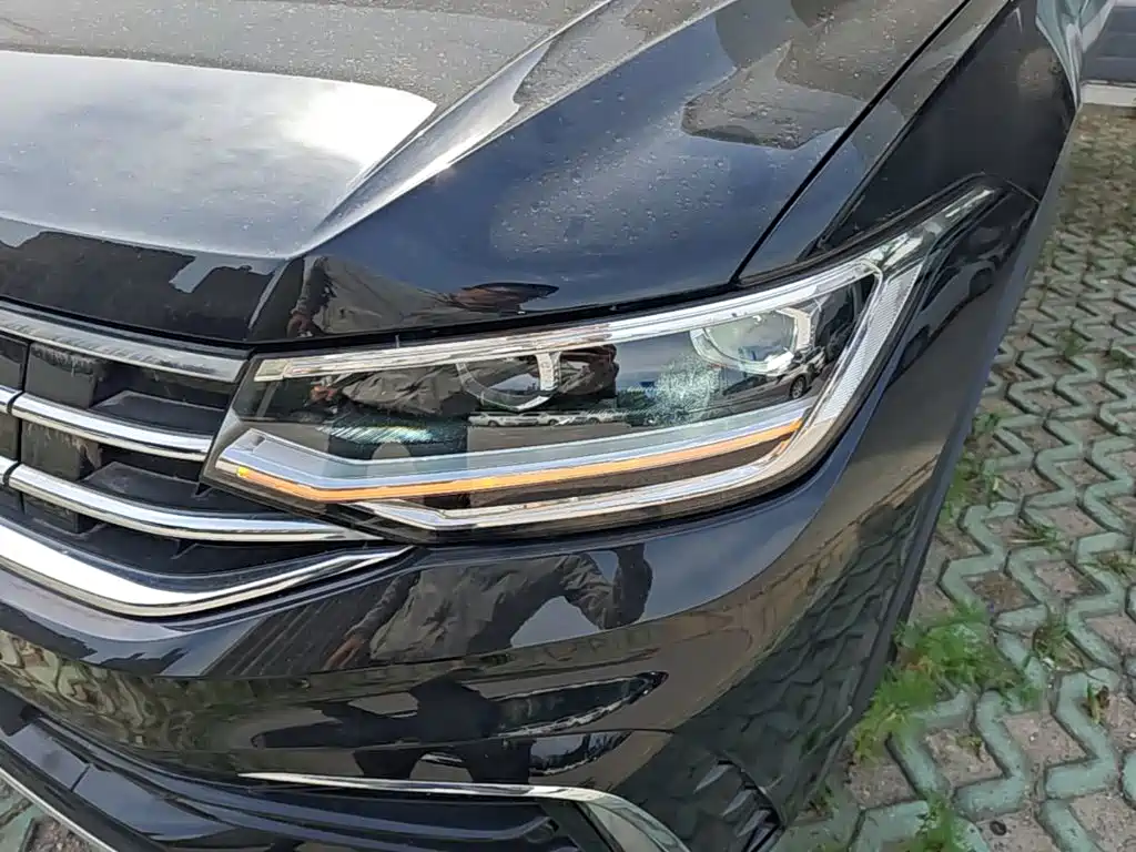 Volkswagen Tiguan L Plug-In Hybrid 2023 — фото 18