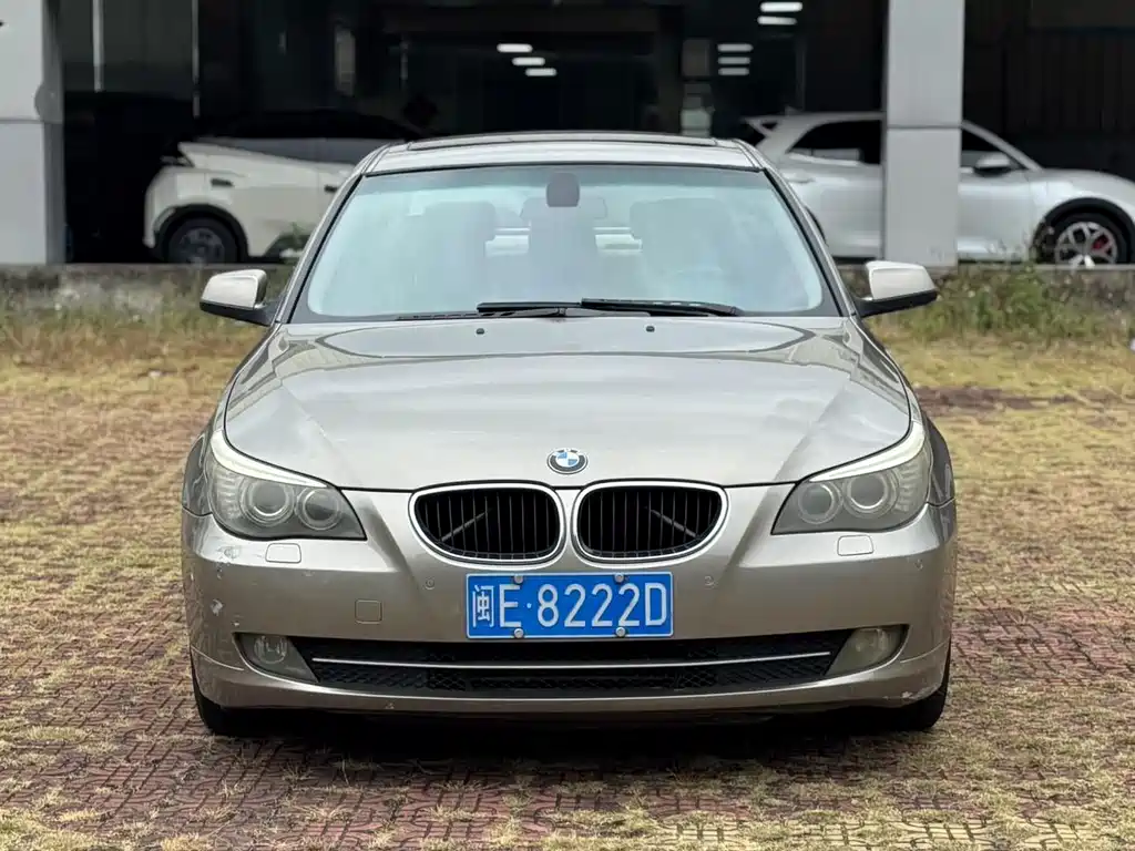 BMW 5 Series 2010 — фото 2