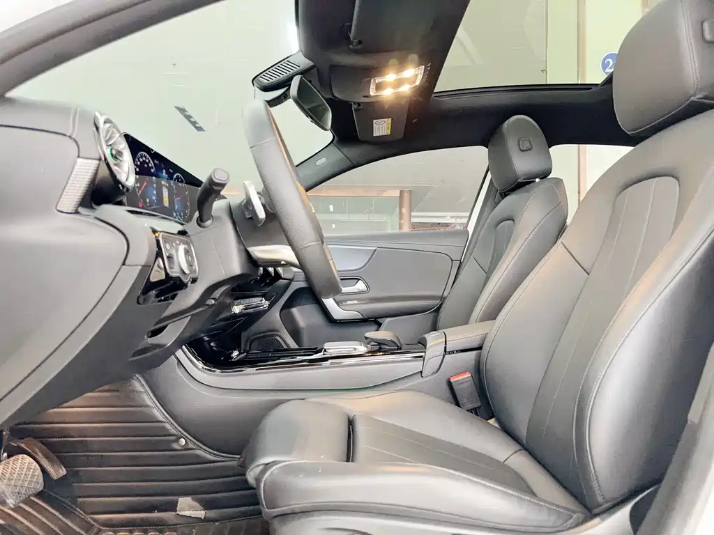 Mercedes-Benz A-Class 2022 — фото 9