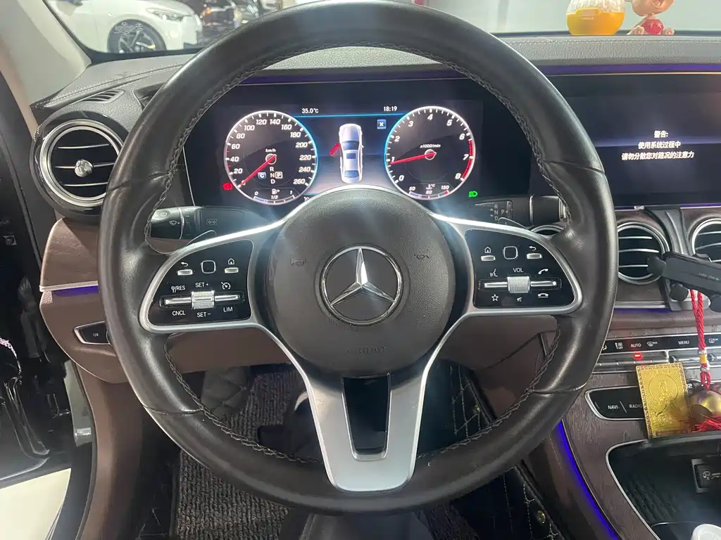 Mercedes-Benz E-Class 2019 — фото 17