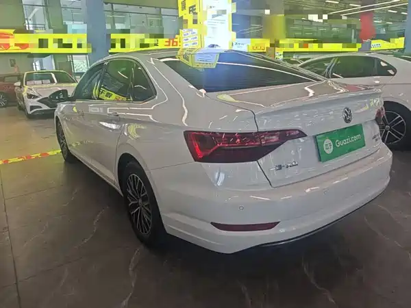 Volkswagen Sagitar 2019