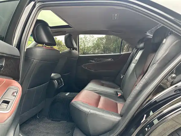 Toyota Crown 2018