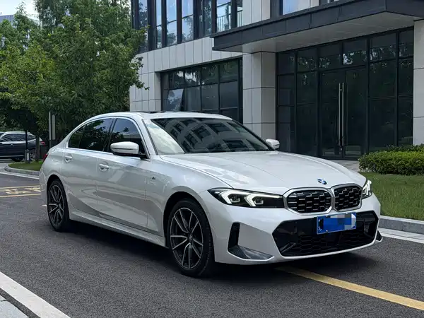 BMW 3 Series 2025