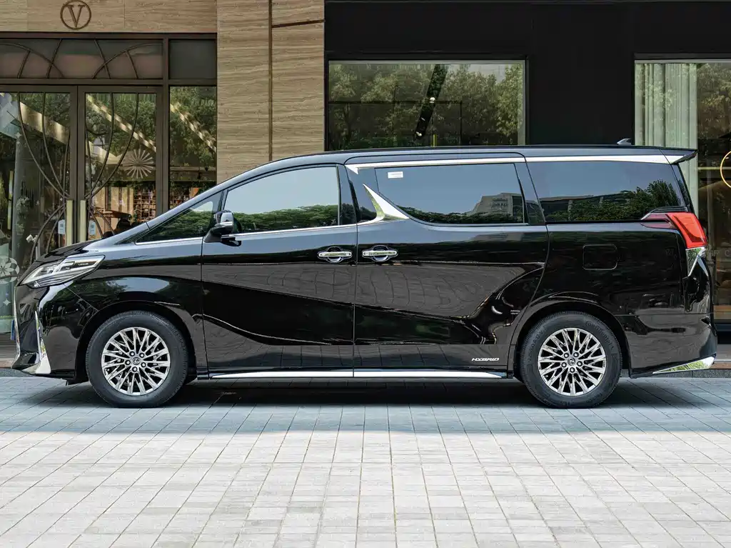 Lexus LM 2023