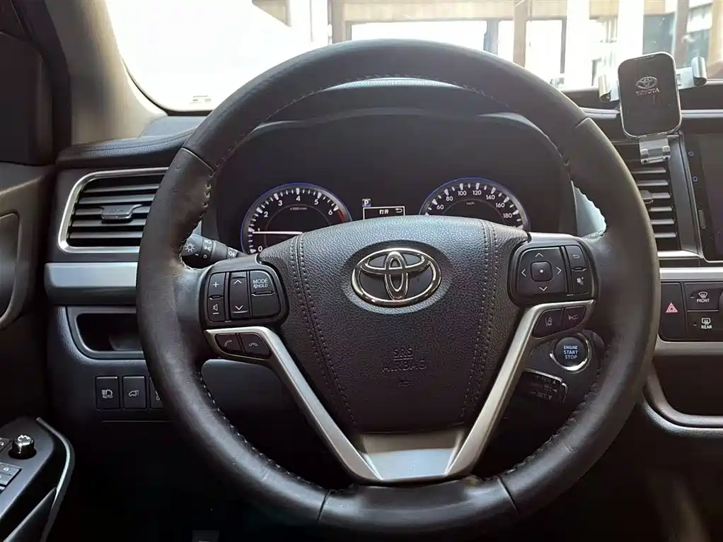 Toyota Highlander 2020 — фото 13