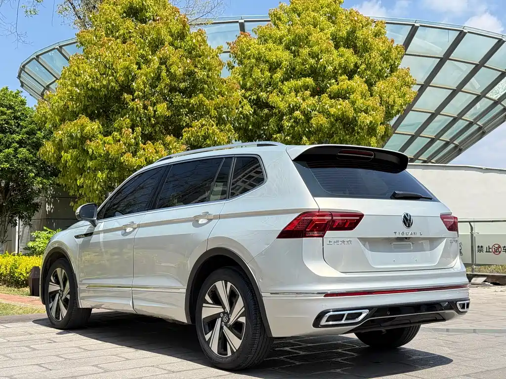 Volkswagen Tiguan L 2023 — фото 6