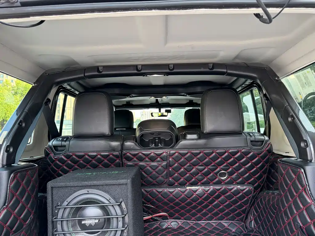 Jeep Wrangler 2021 — фото 16