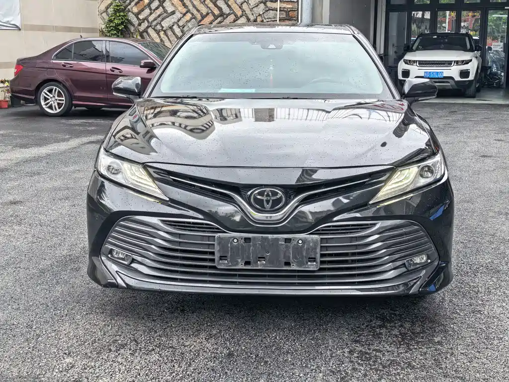 Toyota Camry 2019