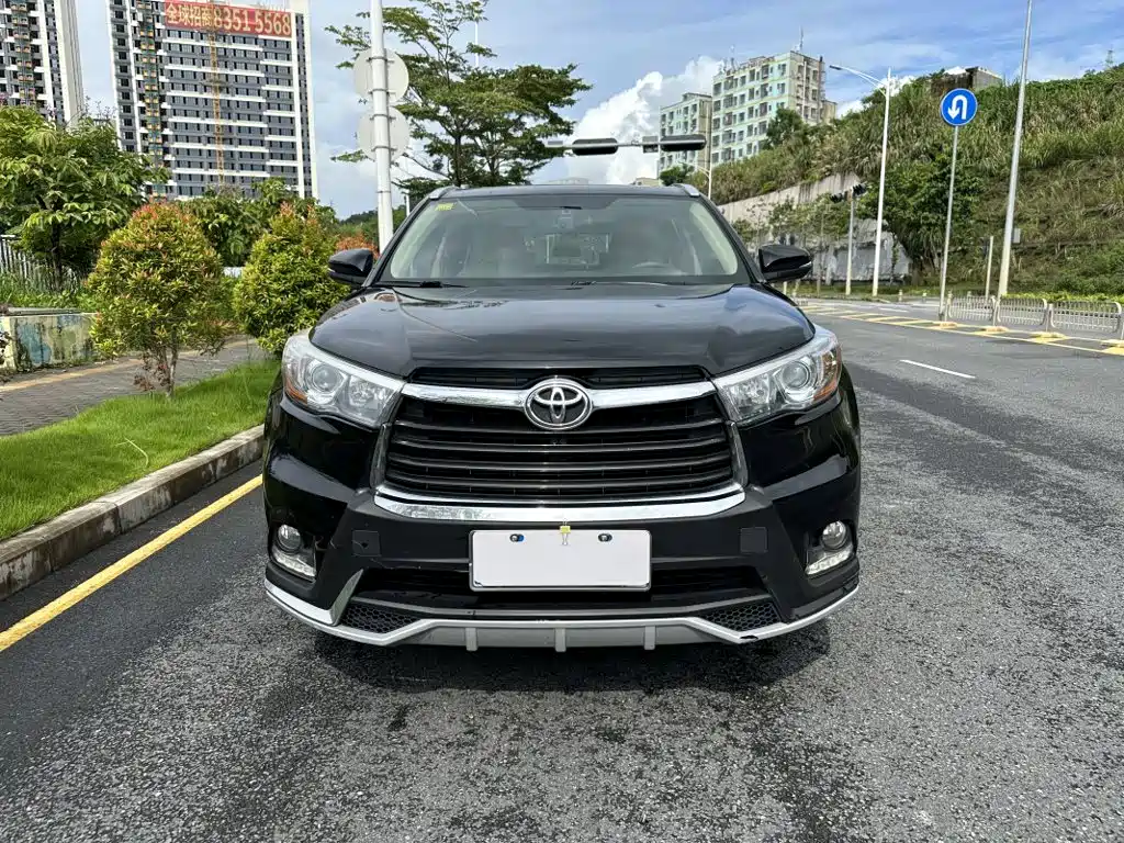 Toyota Highlander 2017 — фото 2