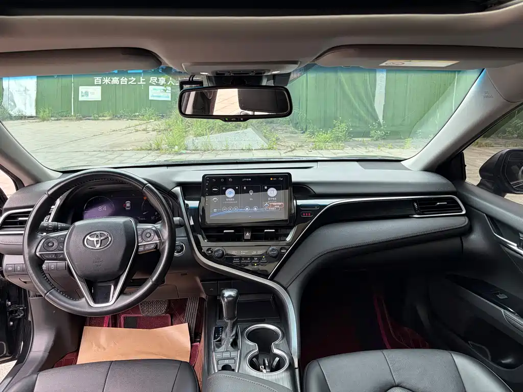 Toyota Camry 2021 — фото 8