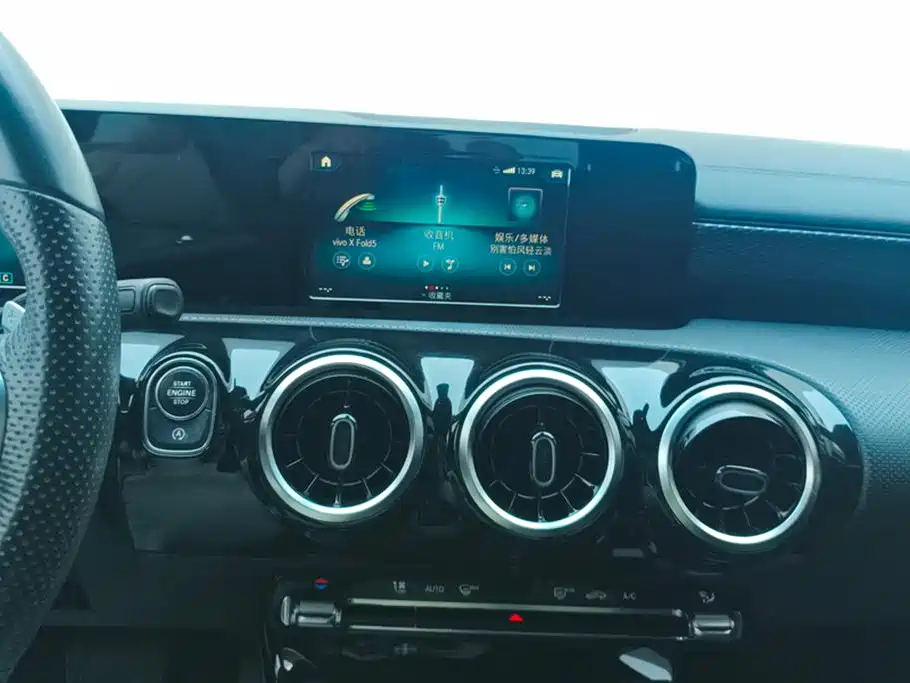 Mercedes-Benz A-Class 2019 — фото 13