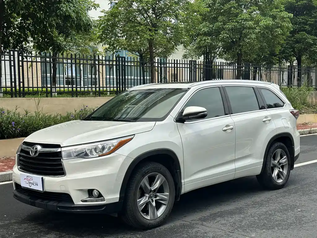Toyota Highlander 2016 — фото 1