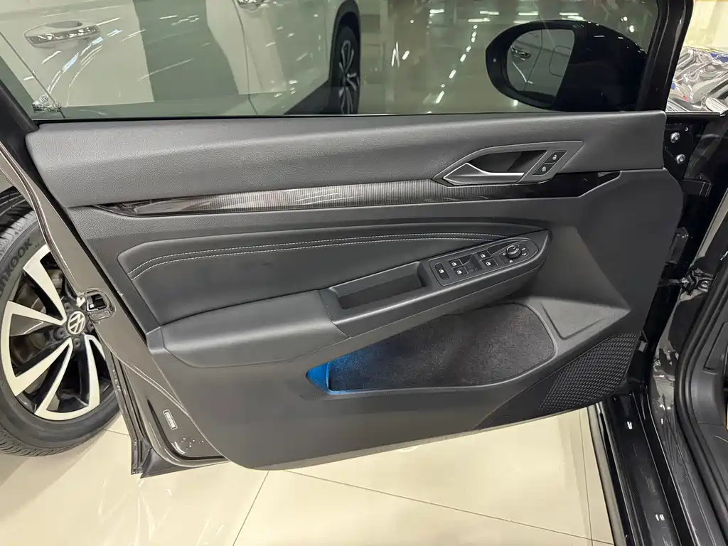 Volkswagen Golf 2023