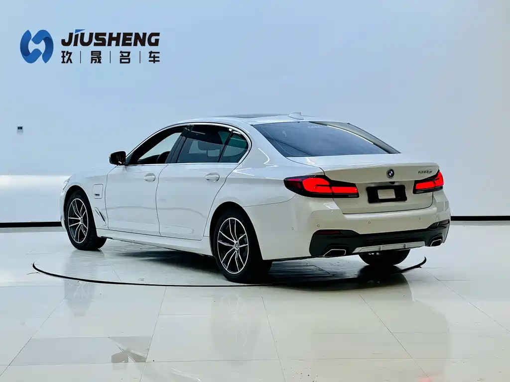 BMW 5 Series New Energy 2022 — фото 23