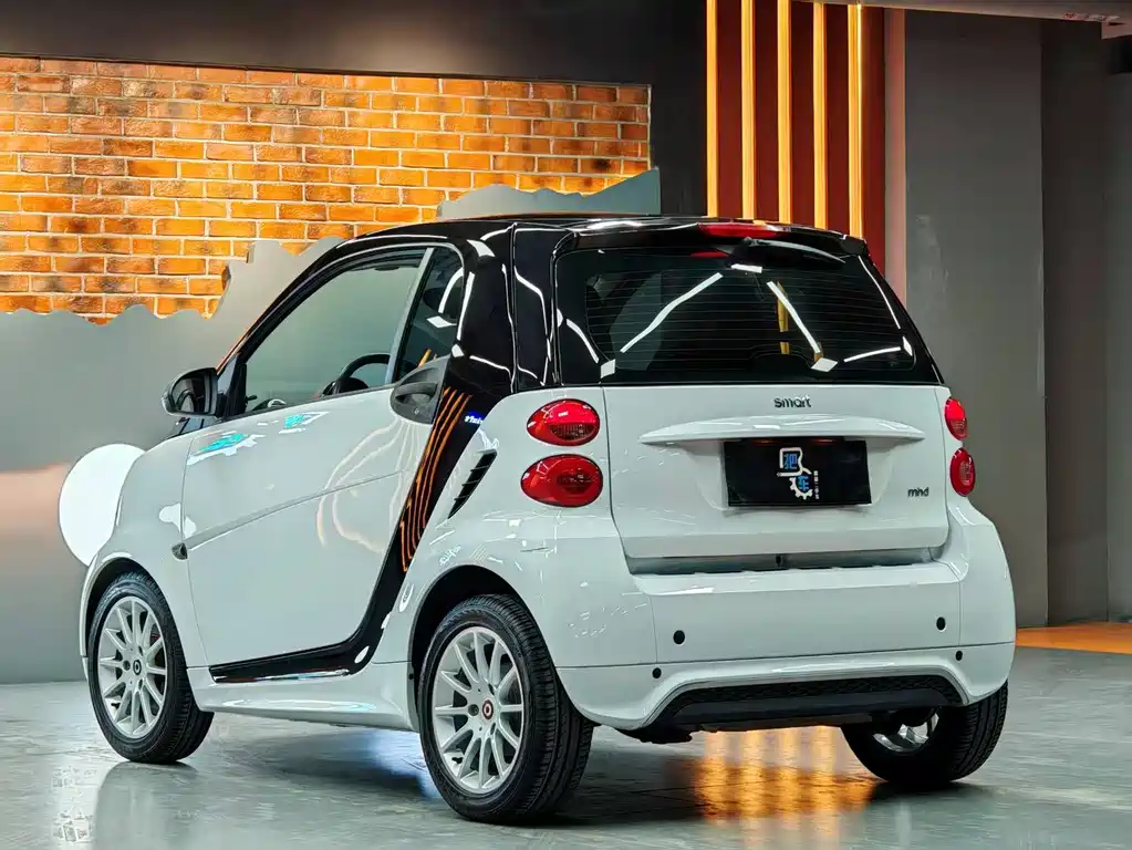 smart Fortwo 2014 — фото 26