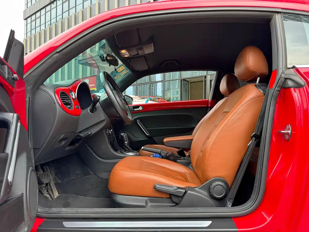 Volkswagen Beetle 2015 — фото 8