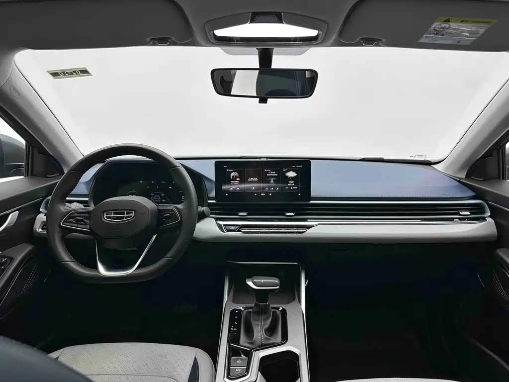 Geely Emgrand 2022 — фото 15