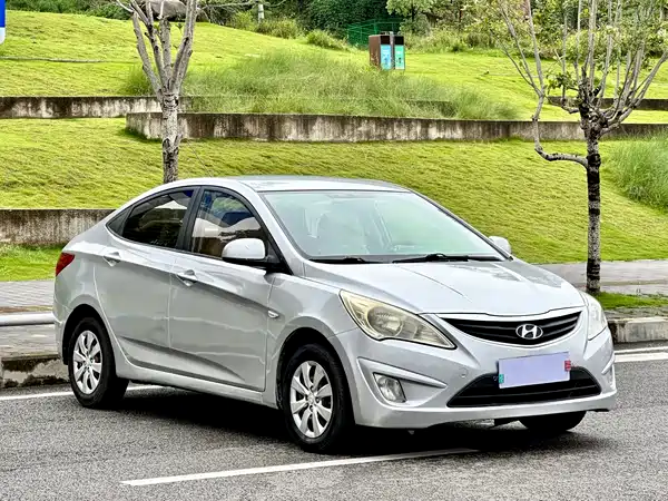Hyundai Accent 2011