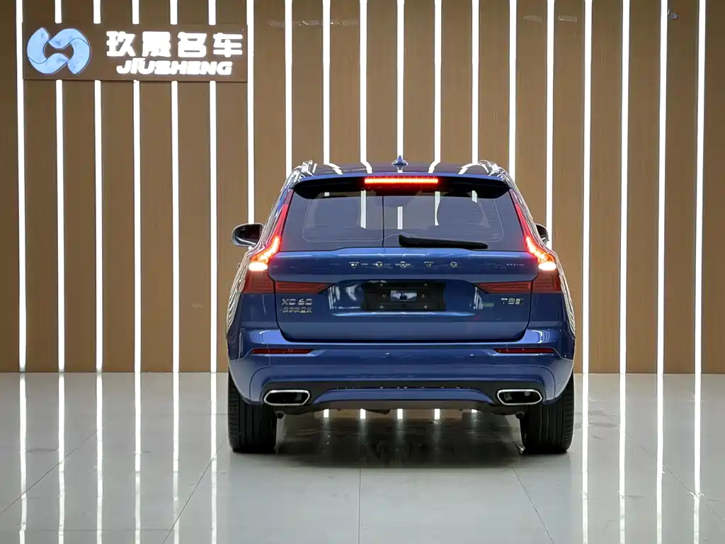 Volvo XC60 Plug-In Hybrid 2019 — фото 5