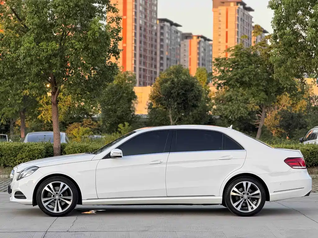 Mercedes-Benz E-Class 2015