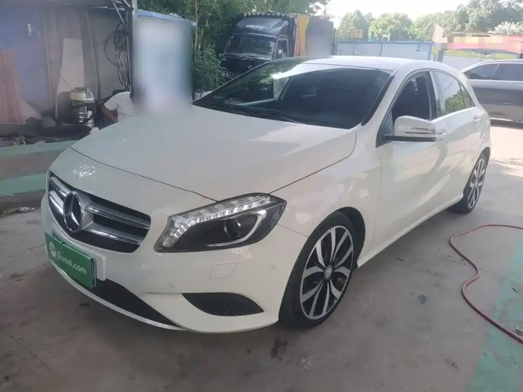 Mercedes-Benz A-Class 2015 — фото 1