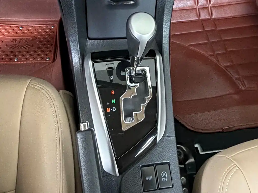 Toyota Corolla 2018 — фото 13