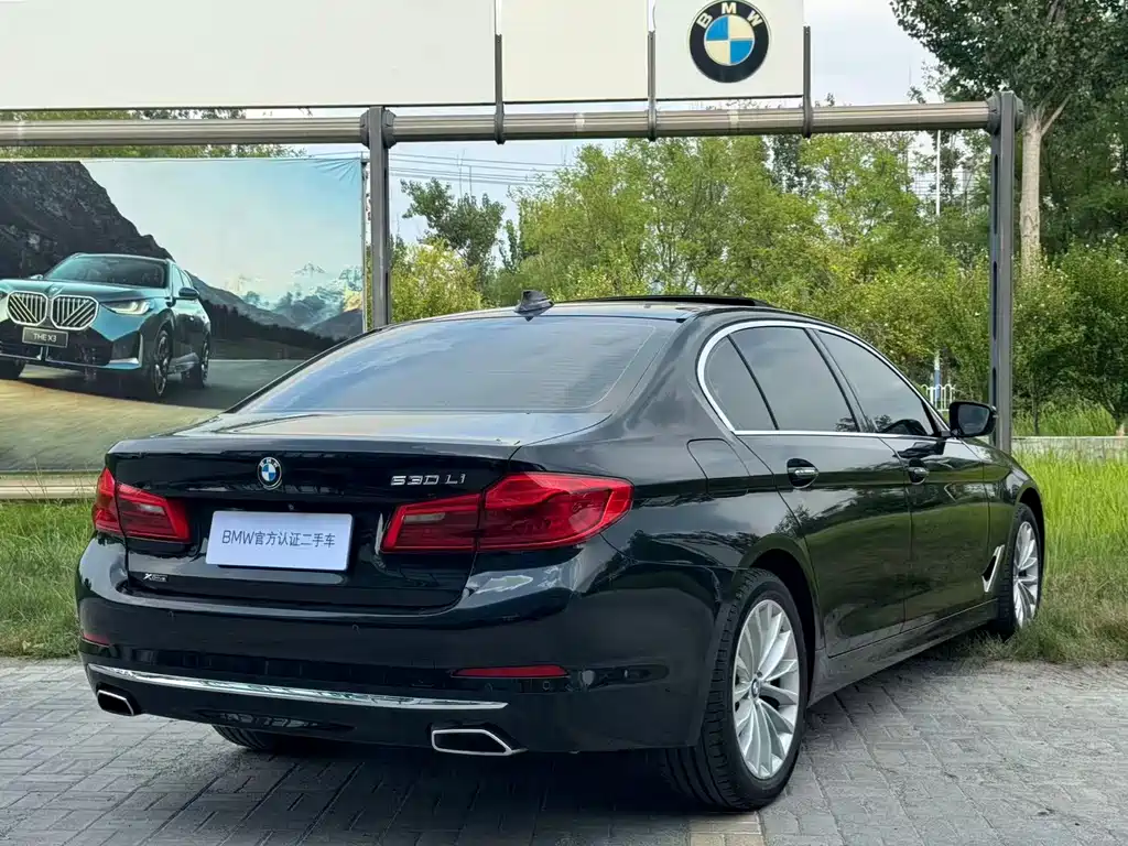 BMW 5 Series 2018 — фото 8