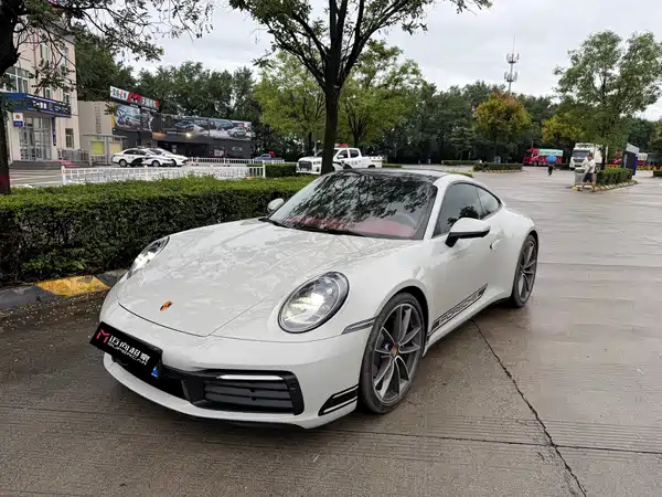 Porsche 911 2023