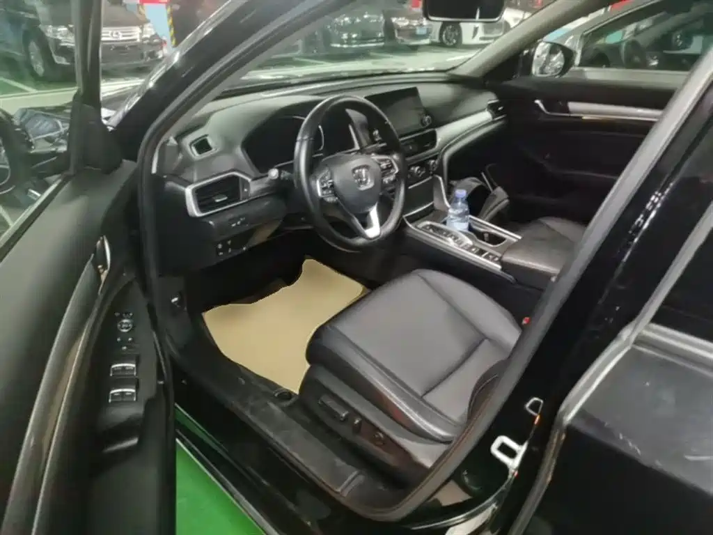 Honda Accord 2019 — фото 16